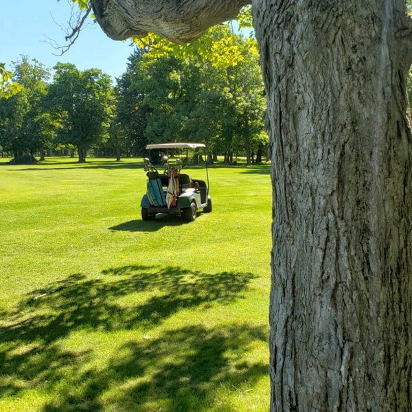Maple Ridge Golf Course - Golf Course