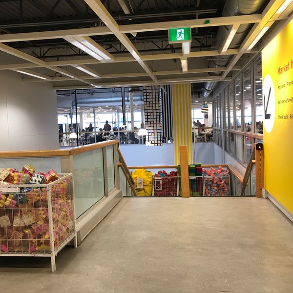 Foto scattata a IKEA Etobicoke da Wendy F. il 4/20/2019