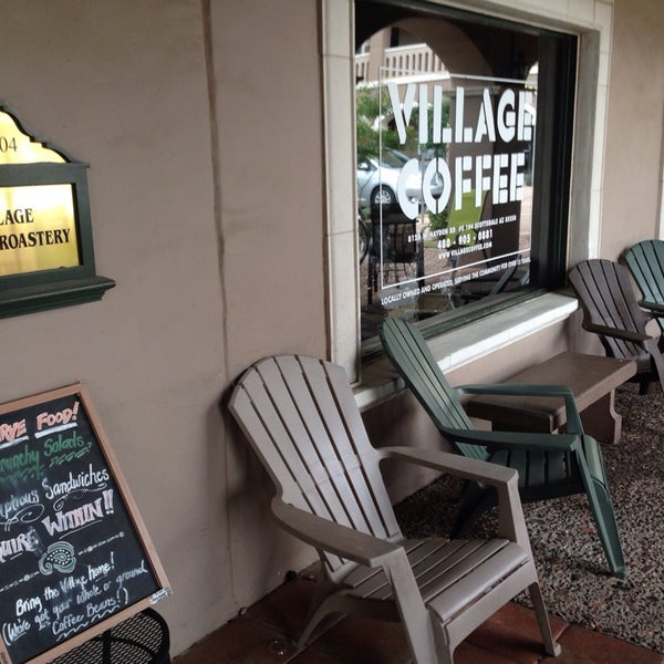 12/4/2013에 🌵Andrew K.님이 Village Coffee Roastery에서 찍은 사진