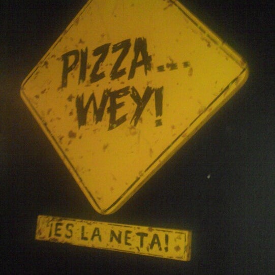 Foto tirada no(a) Pizza Wey por Christopher A. em 1/18/2014