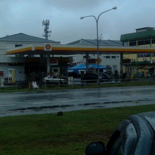 Photo taken at Shell by Shahriman S. on 12/8/2012