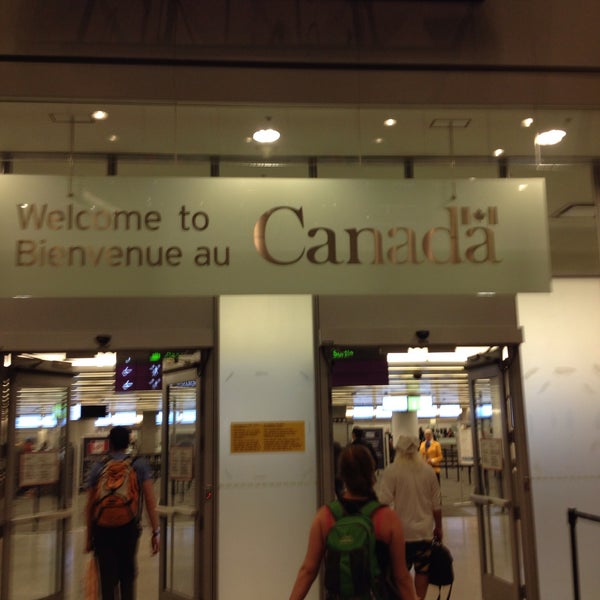 Foto tirada no(a) Aeroporto Internacional Pearson de Toronto (YYZ) por Sergio M. em 11/21/2015