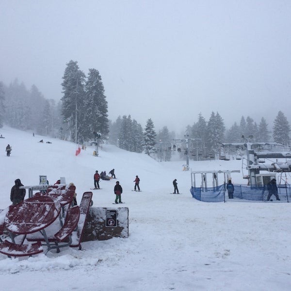 Photo taken at Mountain High Ski Resort (Mt High) by TheGreenGirl on 1/6/2016