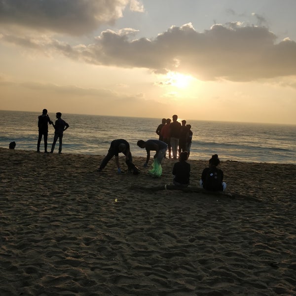 Photo taken at Besant Nagar Beach (Edward Elliot&#39;s Beach) by Raghu V. on 2/18/2023