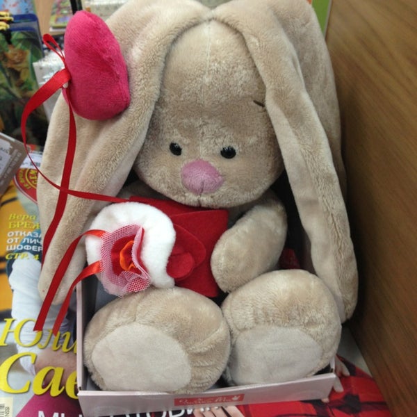 Кролики южно сахалинск. Белый кролик южно-сахалинск. Белый кролик комсомольск на амуре. Белый кролик южно-сахалинск интернет магазин. Сувенир фарфоровый белый кролик.