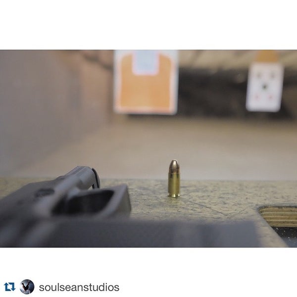 Foto diambil di Stone Hart&#39;s Gun Club &amp; Indoor Range oleh Sean V. pada 6/2/2015