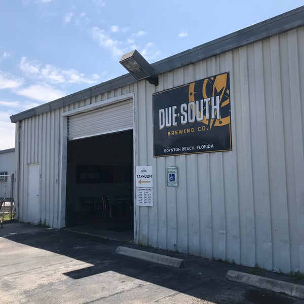Foto tirada no(a) Due South Brewing Co. por Annie B. em 5/16/2019