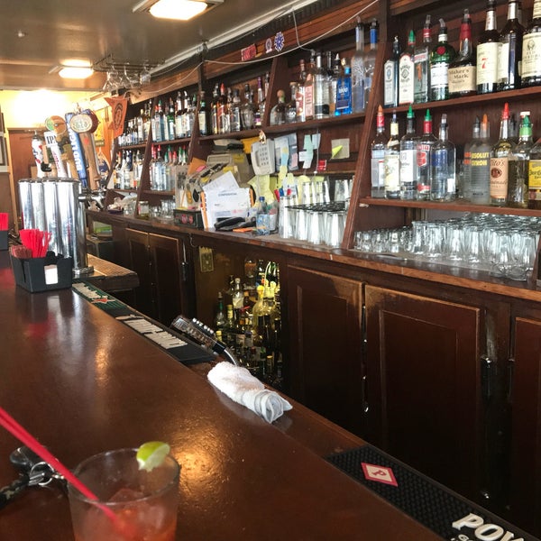 11/3/2017 tarihinde Annie B.ziyaretçi tarafından La Rocca&#39;s Corner Tavern'de çekilen fotoğraf