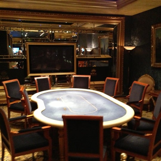 Foto tomada en Royal Casino SPA &amp; Hotel Resort  por Eva S. el 11/27/2012