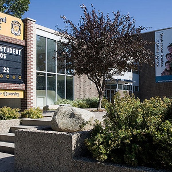 Mount Royal Collegiate Mount Royal Saskatoon, SK