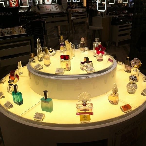 Photos At Isetan Mirror Cosmetics Shop In 八王子 Photos At Isetan Mirror Cosmetics Shop In 八王子