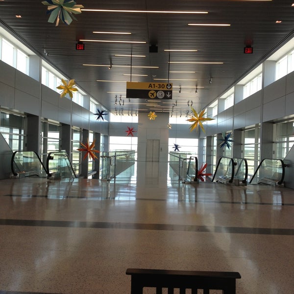 5/4/2013にWebster M.がジョージ ブッシュ インターコンチネンタル空港 (IAH)で撮った写真
