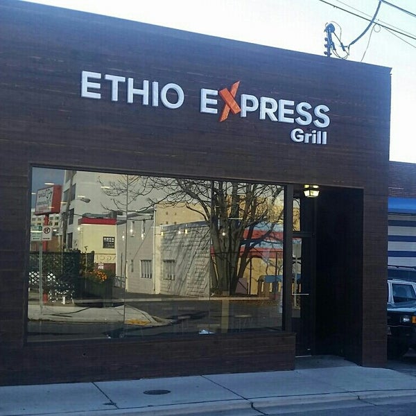 2/12/2015 tarihinde Ethio Express Grillziyaretçi tarafından Ethio Express Grill'de çekilen fotoğraf