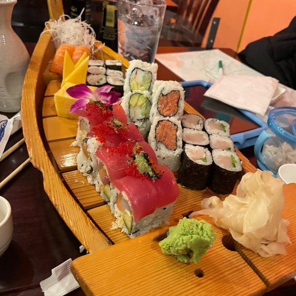 Foto tirada no(a) Yoshimama Japanese Fusion &amp; Sushi Bar por Alex T. em 2/4/2023