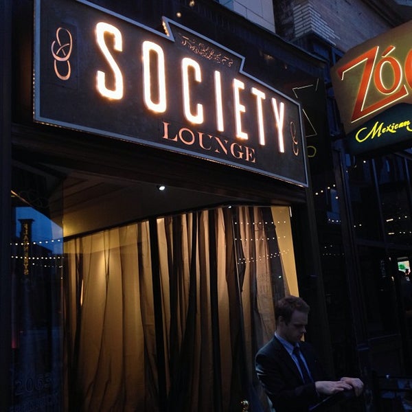รูปภาพถ่ายที่ Society Lounge โดย Patrick S. เมื่อ 4/24/2013
