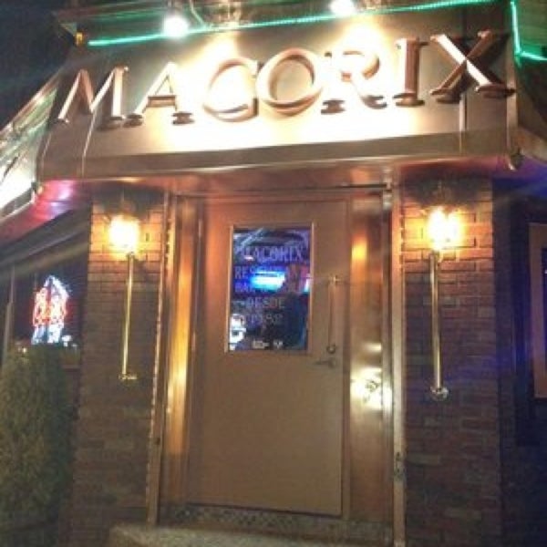 Снимок сделан в Macorix Restaurant, Bar &amp; Grill пользователем Anthony A. 4/2/2013