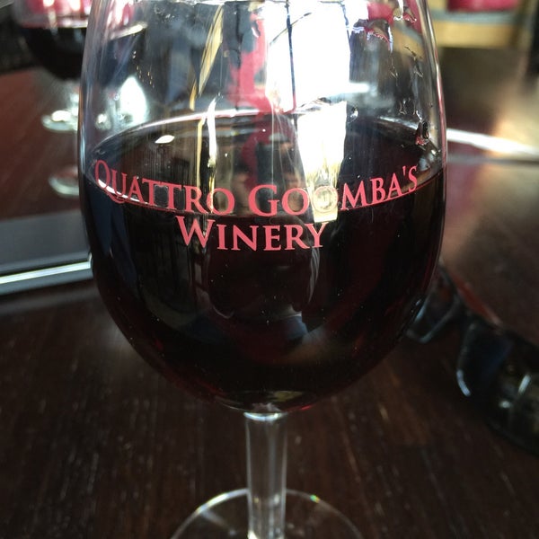 Das Foto wurde bei Quattro Goomba&#39;s Winery von Charlie R. am 10/31/2015 aufgenommen