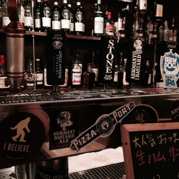 6/22/2015 tarihinde Taku H.ziyaretçi tarafından STONE Craft Beer &amp; Whisky Bar'de çekilen fotoğraf