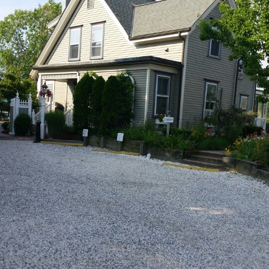 Das Foto wurde bei Crowne Pointe Historic Inn &amp; Spa von Bill H. am 7/28/2014 aufgenommen