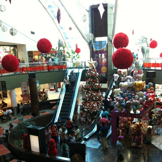 Photo prise au Mendoza Plaza Shopping par Migg C. le12/16/2012