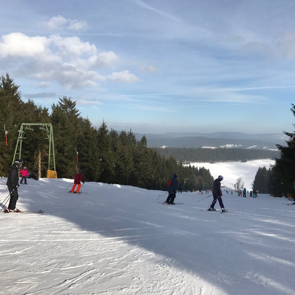 1/29/2017 tarihinde Lars R.ziyaretçi tarafından Skiliftkarussell Winterberg'de çekilen fotoğraf
