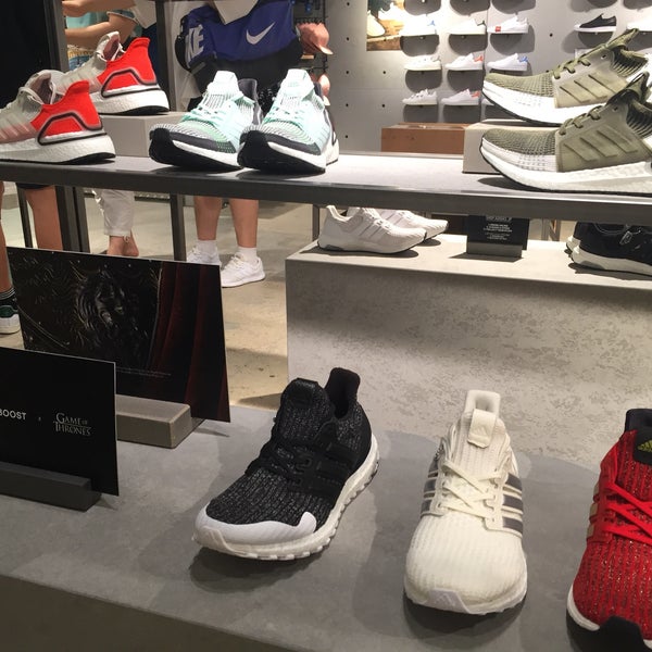 Adidas ブランドコアストア池袋 Posetitelej 372 Adidas ブランドコアストア池袋 Posetitelej 372