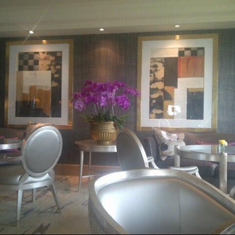 Foto diambil di Executive Lounge - Hotel Mulia Senayan, Jakarta oleh Daniel P. pada 11/13/2012