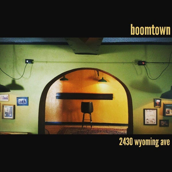 6/13/2015 tarihinde Hector S.ziyaretçi tarafından Boomtown Tavern'de çekilen fotoğraf