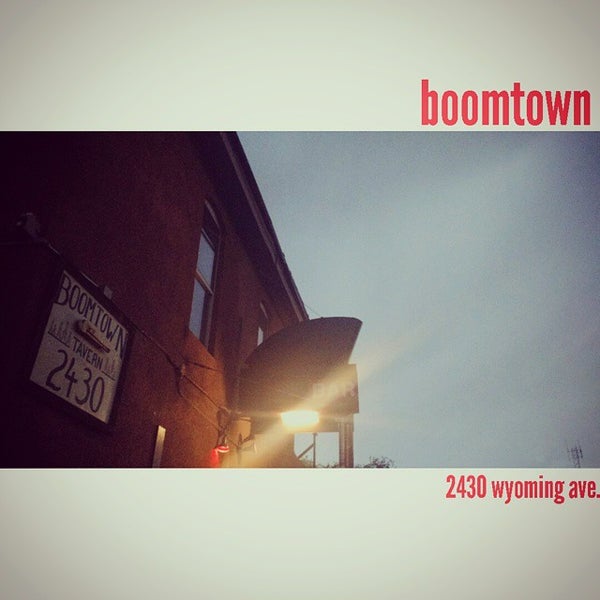 5/22/2015 tarihinde Hector S.ziyaretçi tarafından Boomtown Tavern'de çekilen fotoğraf