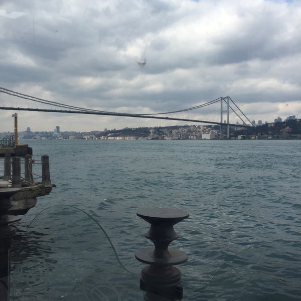 Das Foto wurde bei Çeşmîdil Cafe &amp; Restaurant von Dilara K. am 3/19/2015 aufgenommen