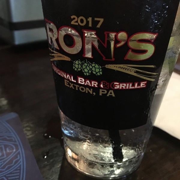Foto diambil di Ron&#39;s Original Bar &amp; Grille oleh Kathleen C. pada 6/19/2018