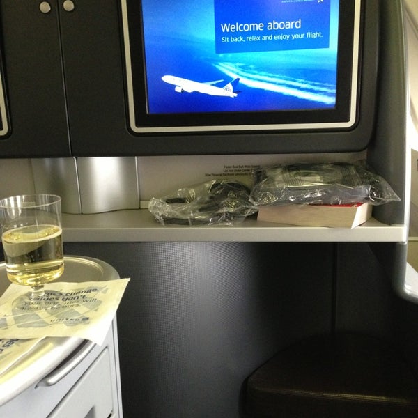 Photos at United Airlines Flight UA 888 - Shùnyì - 1 tip from 38 visitors