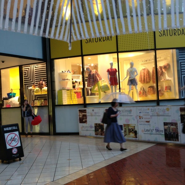 Photos At Kate Spade Saturday Nu茶屋町店 梅田 16 Visitors