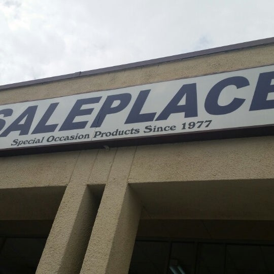 The right place. логотип спортивного инвентаря. ворленд. симфонический центр атланты. Yard sign for hotel mockup.