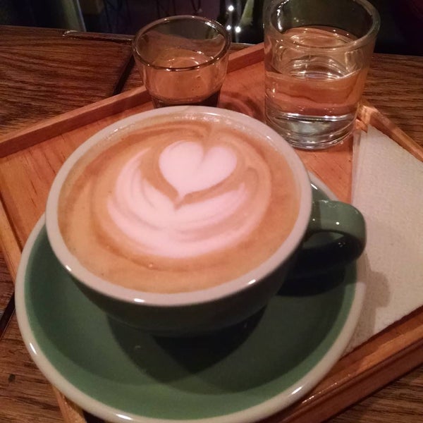 8/15/2015에 Fernando R.님이 Coyote Specialty Coffee &amp; Tea bar에서 찍은 사진