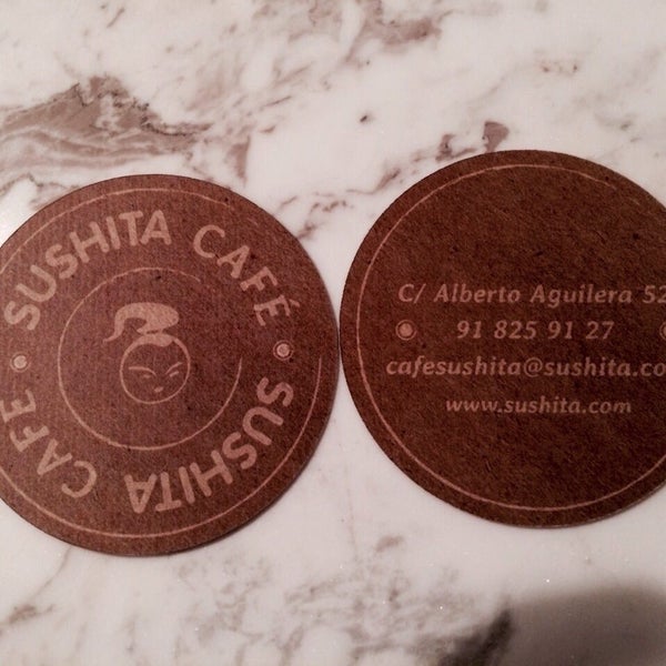 2/13/2015 tarihinde Sushita Caféziyaretçi tarafından Sushita Café'de çekilen fotoğraf