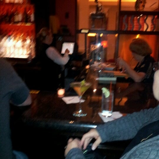 Photo prise au Lorenzo&#39;s Restaurant, Bar &amp; Cabaret par David G. le9/27/2012