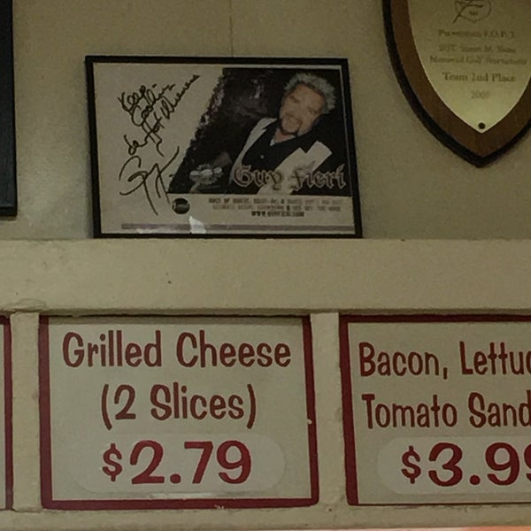 Photo taken at Olneyville New York System Restaurant by Lily D. on 11/12/2018