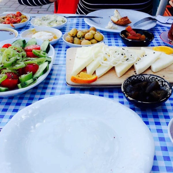 4/17/2016にGülçinがMorisi Kahvaltı &amp; Girit Mutfağıで撮った写真