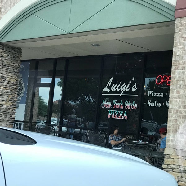Photo taken at Luigi&#39;s Pasta &amp; Pizzeria Restaurant by Tony D. on 8/10/2018