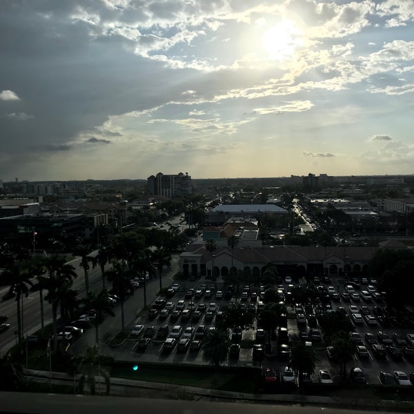 Foto scattata a Renaissance Fort Lauderdale Cruise Port Hotel da Tony D. il 4/5/2018