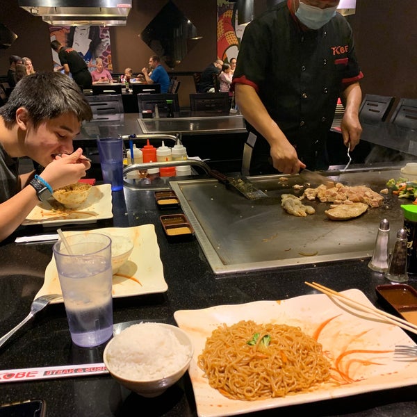 Photo prise au Kobe Teppan &amp; Sushi - Frisco par Tony D. le10/1/2022