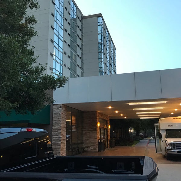 Das Foto wurde bei Houston Marriott North von Tony D. am 8/14/2018 aufgenommen
