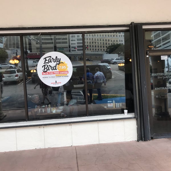 Roasters' N Toasters Café in Miami