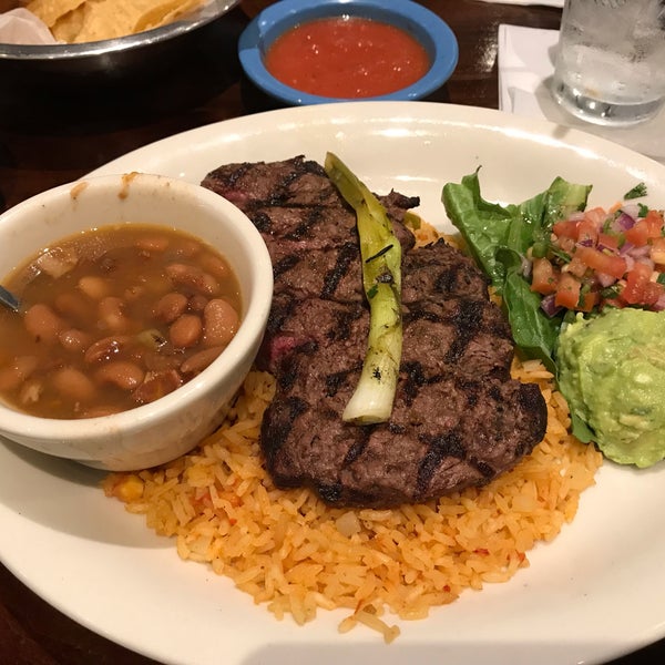 Снимок сделан в Mesa&#39;s Mexican Grill пользователем Tony D. 10/12/2018