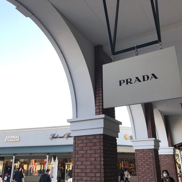 Prada 佐野市のブティック