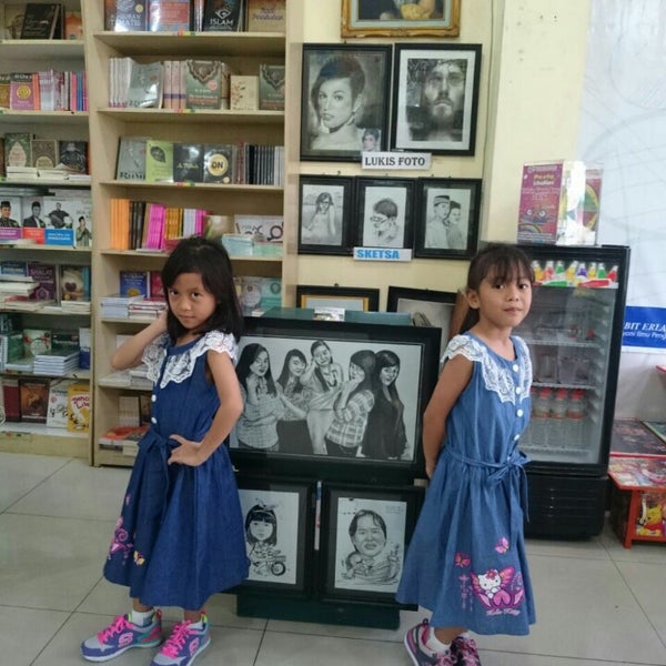 Photos At Toko Buku Togamas 39 Tips From 903 Visitors