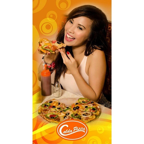 Foto diambil di Calda Pizza oleh Calda B. pada 4/20/2015