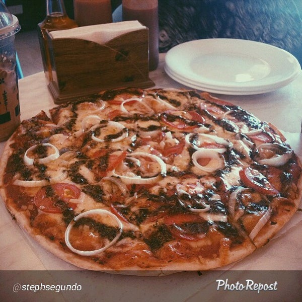 3/16/2015에 Calda B.님이 Calda Pizza에서 찍은 사진