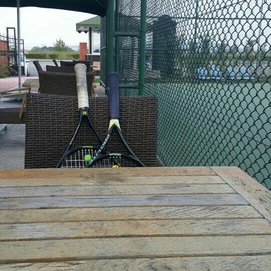Sakarya Tenis Akademisi Tenis Kortu